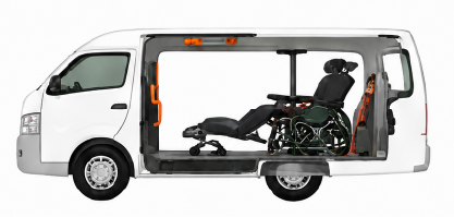 リクライニング車いすを乗せた車両